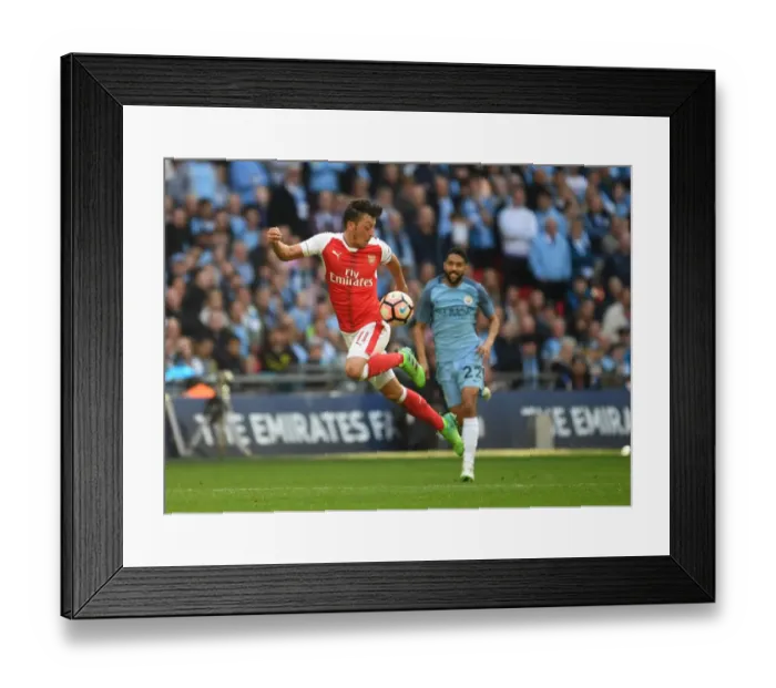 Framed Print : Mesut Ozil in Action: Arsenal vs Manchester City - FA Cup Semi-Final, 2017 Framed Print : Mesut Ozil in Action: Arsenal vs Manchester City - FA Cup Semi-Final, 2017