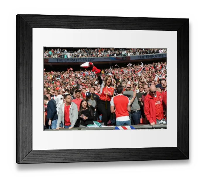 Framed Print : Arsenal Fans Passionate Support at the FA Cup Semi-Final: Arsenal vs Manchester City