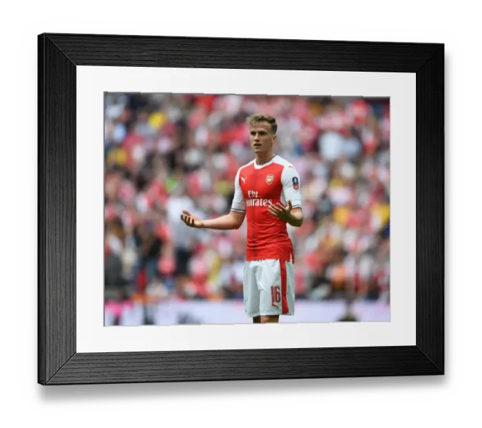 Framed Print : Rob Holding in FA Cup Semi-Final Battle: Arsenal vs Manchester City