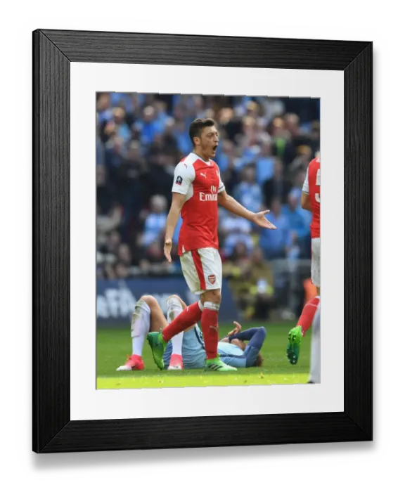 Framed Print : Mesut Ozil in Action: Arsenal vs Manchester City - FA Cup Semi-Final, 2017