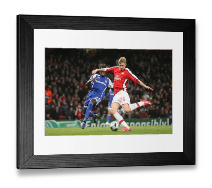 Framed Print : Bendtner Scores the Opener: Arsenal vs. Dynamo Kyiv, Champions League 2008