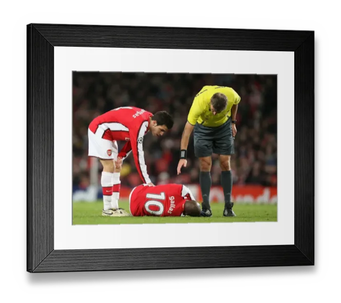 Framed Print : Arsenal captain Cesc Fabregas attends injured defender William Gallas