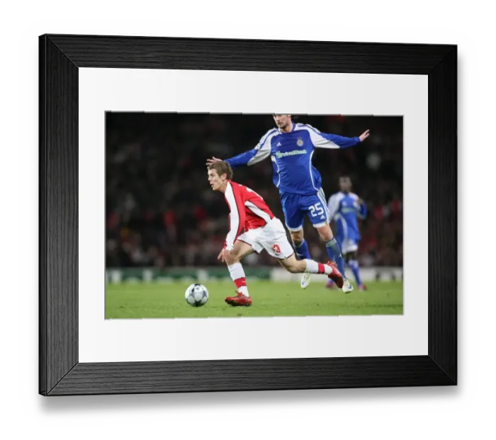 Framed Print : Jack Wilshere vs Artem Milevskiy: Arsenal's Win Over Dynamo Kyiv in UEFA Champions League Group G (November 2008)