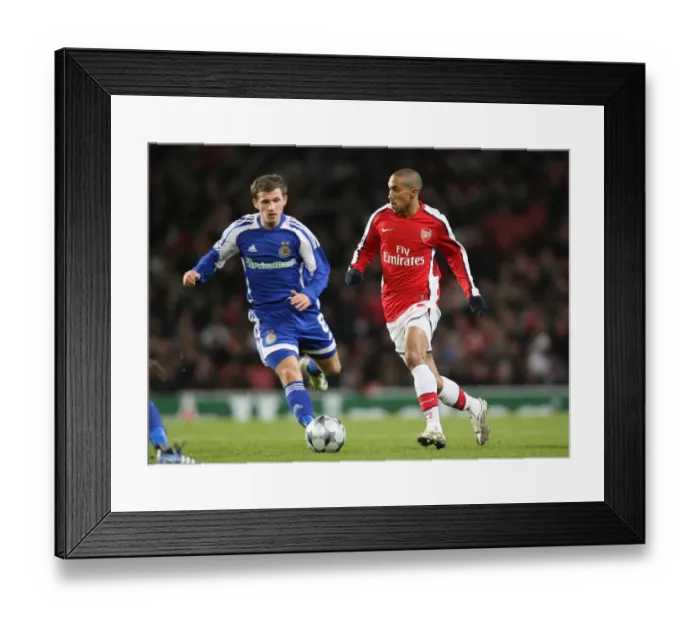 Framed Print : Gael Clichy (Arsenal) Olexandr Aliyev (Dynamo Kyiv) Framed Print : Gael Clichy (Arsenal) Olexandr Aliyev (Dynamo Kyiv)