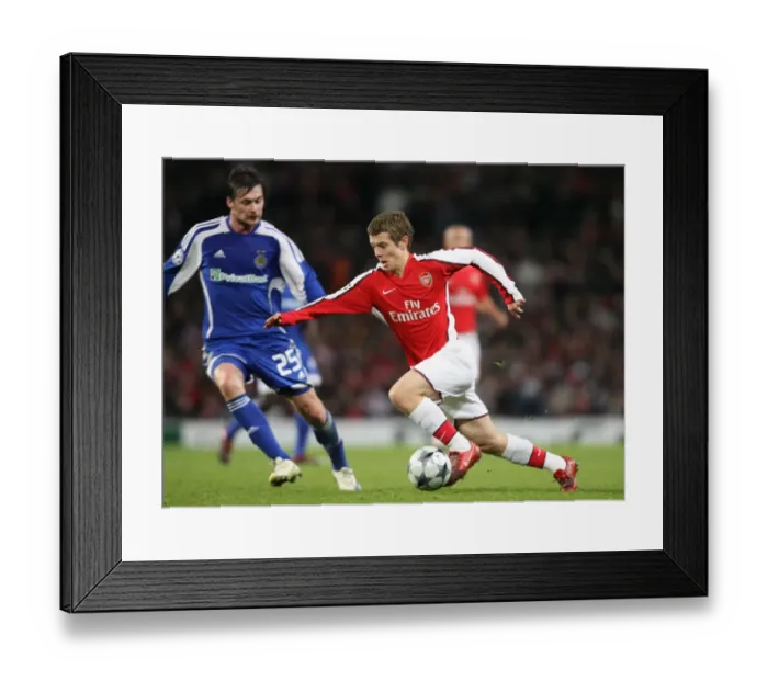 Framed Print : Jack Wilshere (Arsenal) Artem Milevskiy (Dynamo Kyiv)