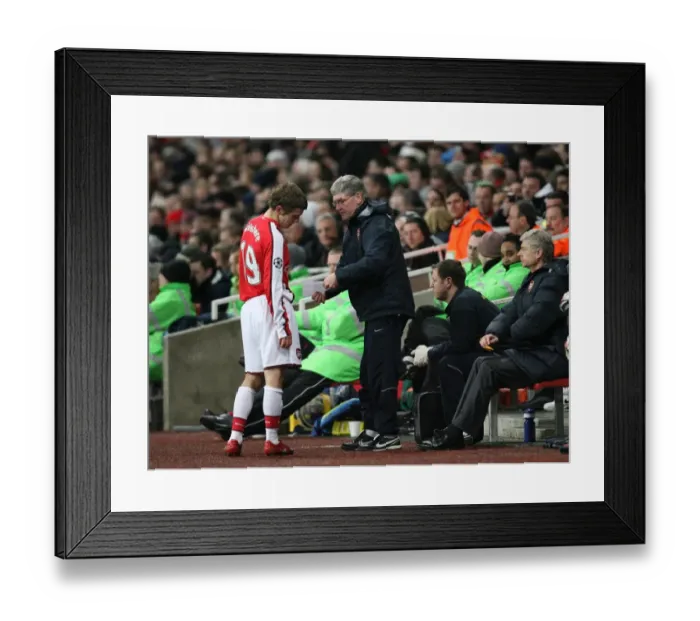 Framed Print : Arsenal substitute Jack Wilshere talks with assistant
