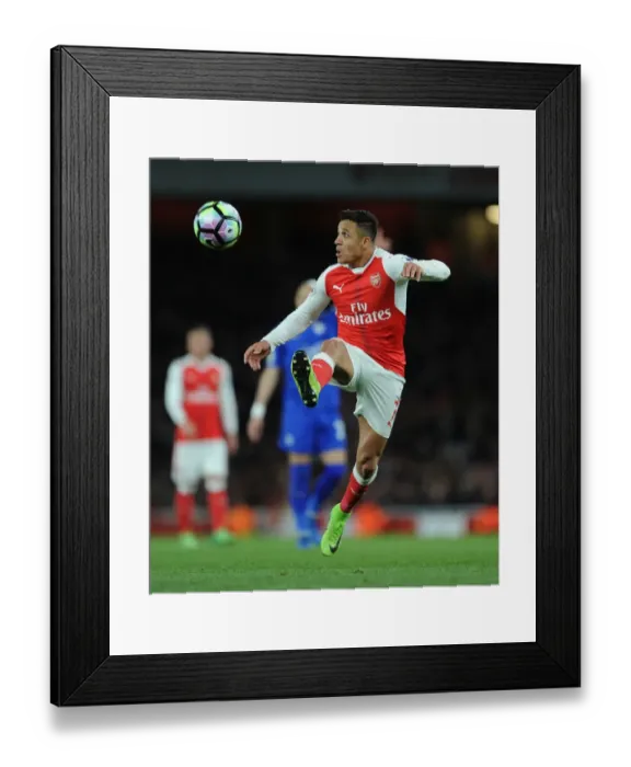 Framed Print : Alexis Sanchez in Action: Arsenal vs Leicester City, Premier League 2016-17