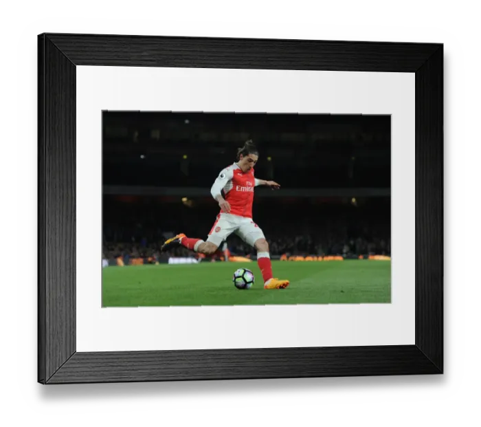 Framed Print : Hector Bellerin in Action: Arsenal vs Leicester City, Premier League 2016-17