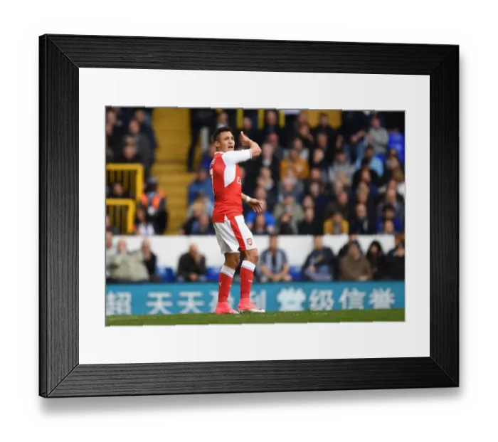 Framed Print : Alexis Sanchez: In Action Against Tottenham in Premier League 2016-17 Framed Print : Alexis Sanchez: In Action Against Tottenham in Premier League 2016-17