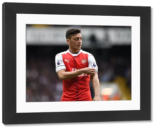 Mesut Ozil in Action: Tottenham Hotspur vs Arsenal, Premier League 2016-17
