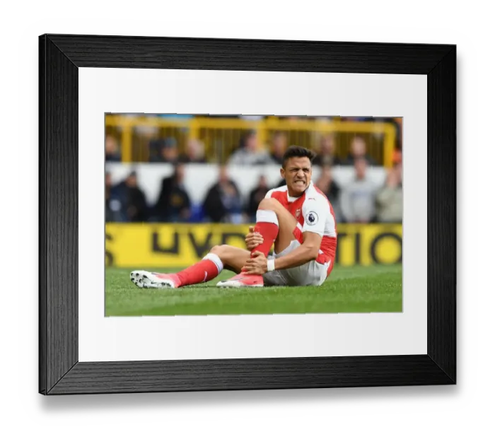 Framed Print : Alexis Sanchez in Action: Tottenham Hotspur vs Arsenal, Premier League 2016-17
