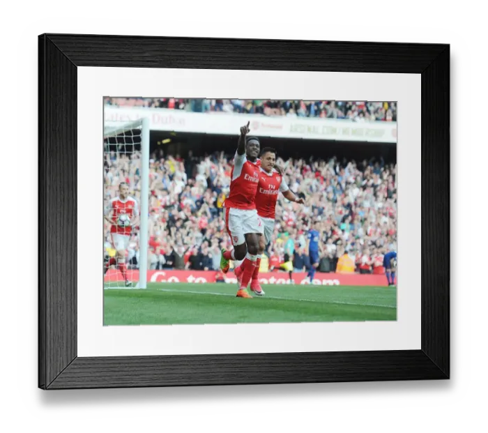 Framed Print : Celebrating Glory: Welbeck and Sanchez's Unforgettable Goals Against Manchester United (Arsenal vs. Manchester United, 2016-17)