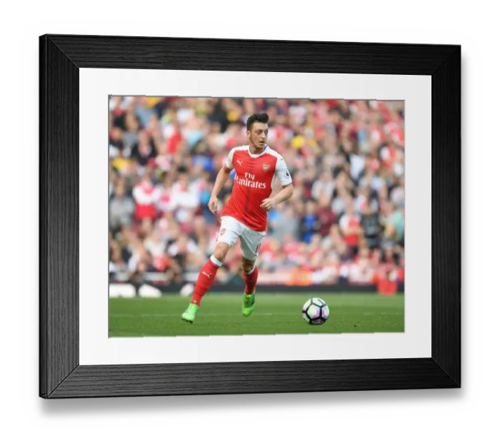Framed Print : Mesut Ozil in Action: Arsenal vs Manchester United, Premier League 2016-17 Framed Print : Mesut Ozil in Action: Arsenal vs Manchester United, Premier League 2016-17