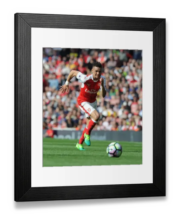 Framed Print : Kieran Gibbs in Action: Arsenal vs Manchester United, Premier League 2016-17
