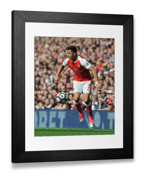 Framed Print : Arsenal vs Manchester United: Alexis Sanchez in Action, Premier League 2016-17 Framed Print : Arsenal vs Manchester United: Alexis Sanchez in Action, Premier League 2016-17