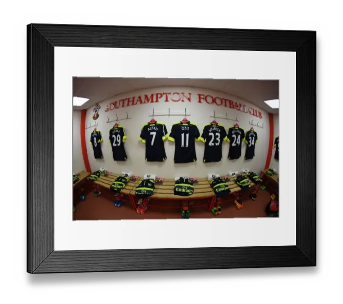 Framed Print : Arsenal Pre-Match Changing Room: Southampton vs Arsenal (Premier League 2016-17) Framed Print : Arsenal Pre-Match Changing Room: Southampton vs Arsenal (Premier League 2016-17)