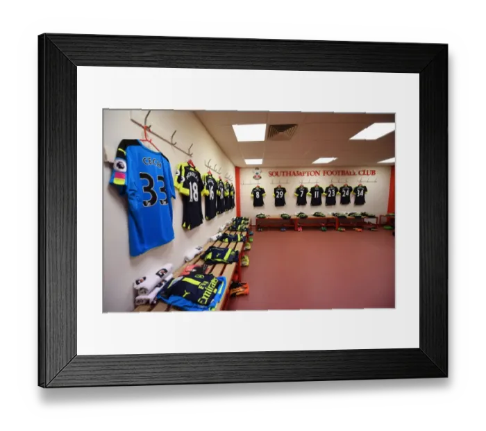 Framed Print : Arsenal Pre-Match Changing Room: Southampton vs Arsenal (Premier League 2016-17) Framed Print : Arsenal Pre-Match Changing Room: Southampton vs Arsenal (Premier League 2016-17)