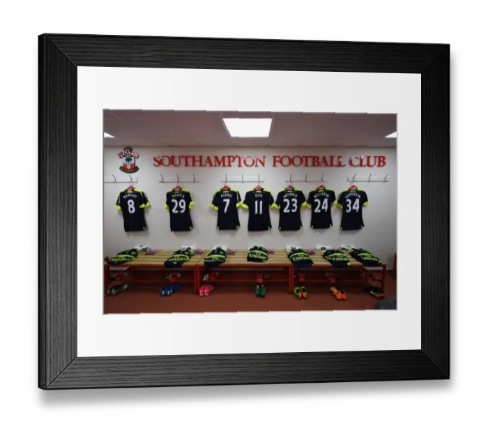Framed Print : Arsenal Changing Room Before Southampton Match, Premier League 2016-17 Framed Print : Arsenal Changing Room Before Southampton Match, Premier League 2016-17