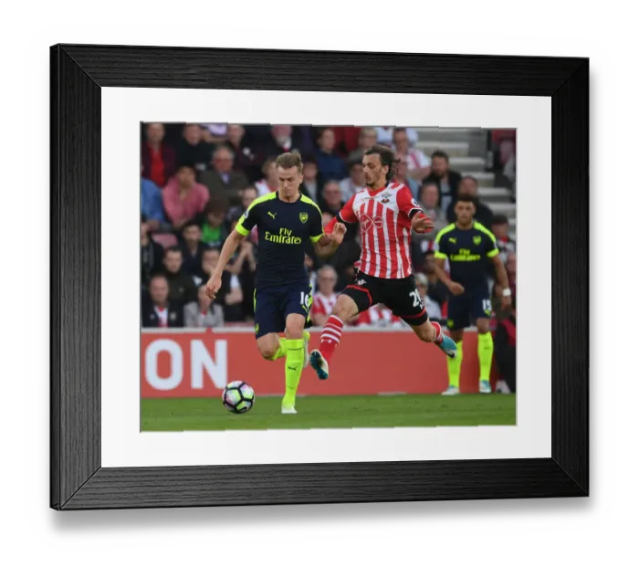 Framed Print : Rob Holding Outmuscles Manolo Gabbiadini: Southampton vs. Arsenal, Premier League 2016-17 Framed Print : Rob Holding Outmuscles Manolo Gabbiadini: Southampton vs. Arsenal, Premier League 2016-17