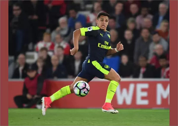 Alexis Sanchez in Action: Southampton vs Arsenal, Premier League 2016-17