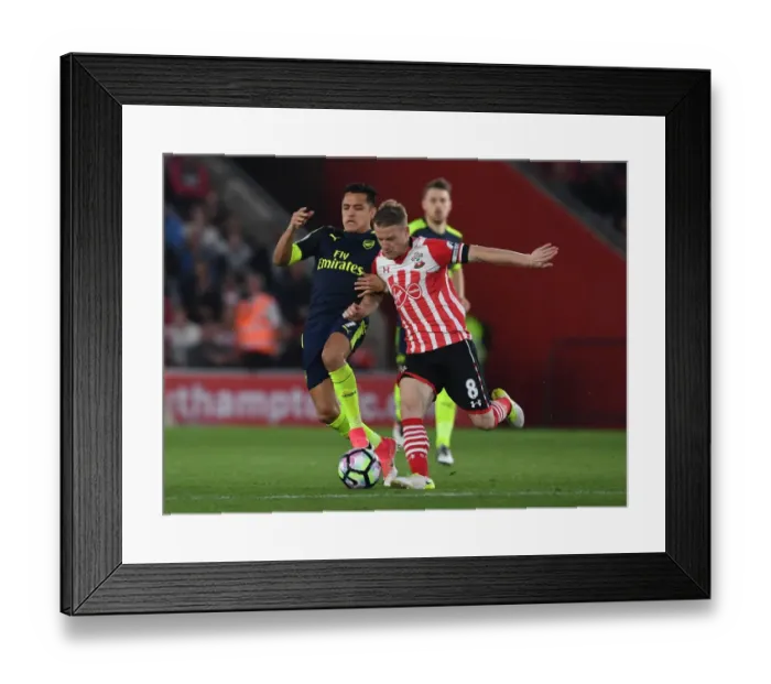 Framed Print : Clash of Stars: Sanchez vs. Davis in Southampton v Arsenal Premier League Showdown Framed Print : Clash of Stars: Sanchez vs. Davis in Southampton v Arsenal Premier League Showdown