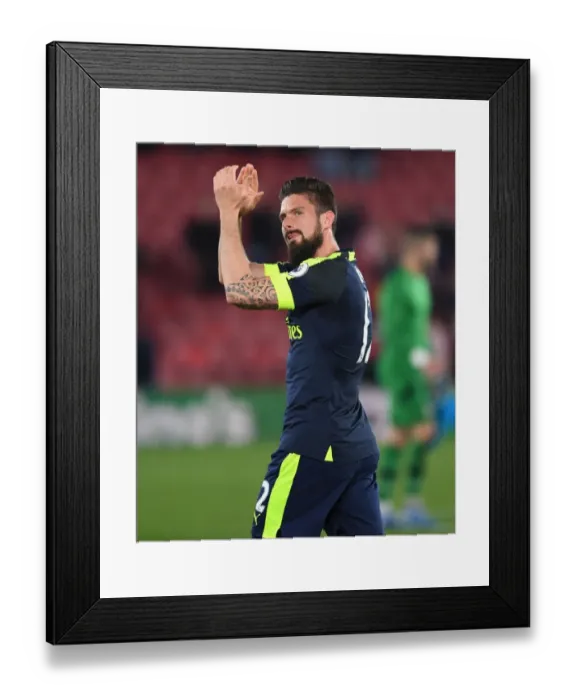 Framed Print : Olivier Giroud in Action: Southampton vs Arsenal, Premier League 2016-17 Framed Print : Olivier Giroud in Action: Southampton vs Arsenal, Premier League 2016-17
