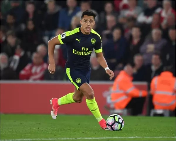 Alexis Sanchez in Action: Arsenal vs Southampton, Premier League 2016-17