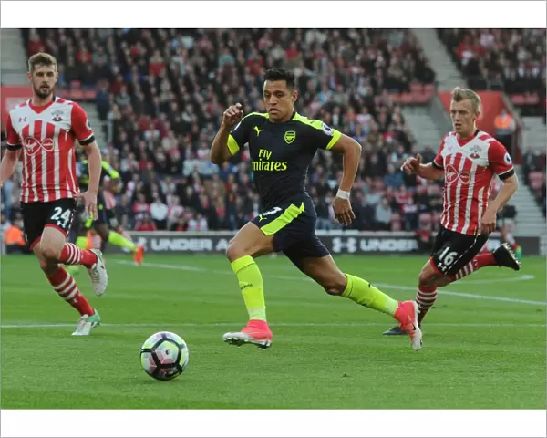 Alexis Sanchez: In Action for Arsenal vs Southampton, Premier League 2016-17