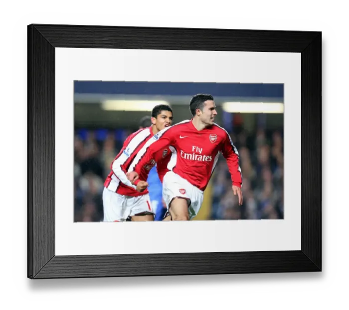 Framed Print : Robin van Persie's Stunner: Arsenal's First Goal in 1-2 Victory over Chelsea, Barclays Premier League, Stamford Bridge (November 2008)