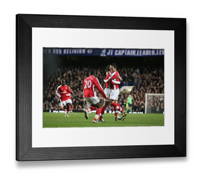 Framed Print : Robin van Persie's Double: Arsenal's Glorious Moment at Stamford Bridge (2008) Framed Print : Robin van Persie's Double: Arsenal's Glorious Moment at Stamford Bridge (2008)