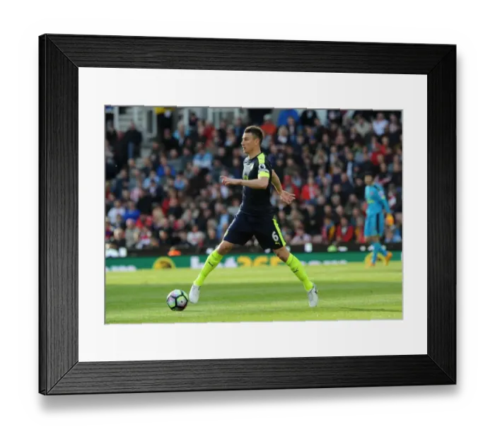 Framed Print : Laurent Koscielny Focused: Arsenal vs Stoke City, Premier League 2016-17 Framed Print : Laurent Koscielny Focused: Arsenal vs Stoke City, Premier League 2016-17