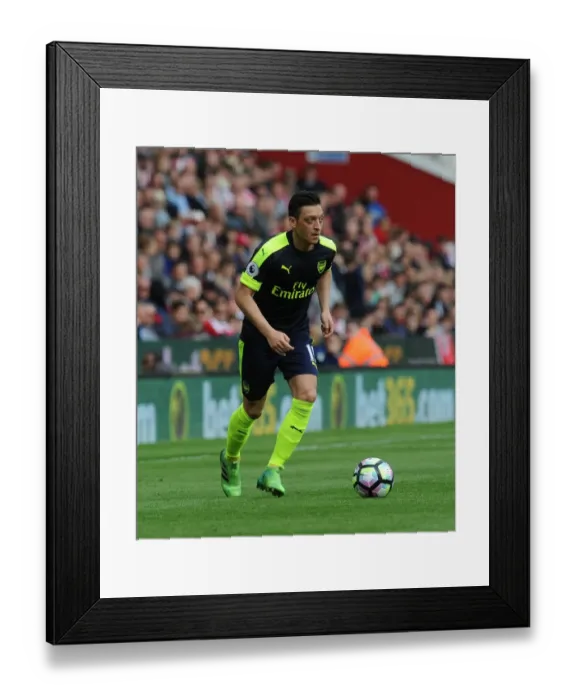 Framed Print : Mesut Ozil in Action: Stoke City vs Arsenal, Premier League 2016-17