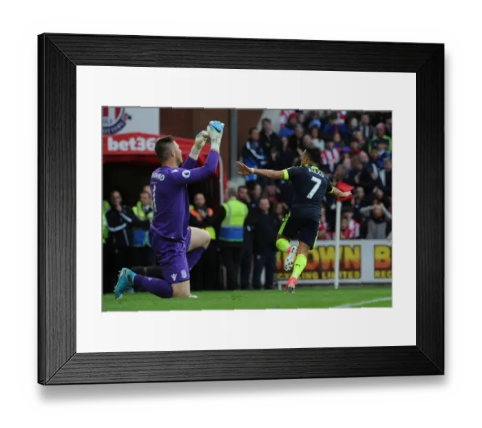 Framed Print : Stoke City v Arsenal - Premier League