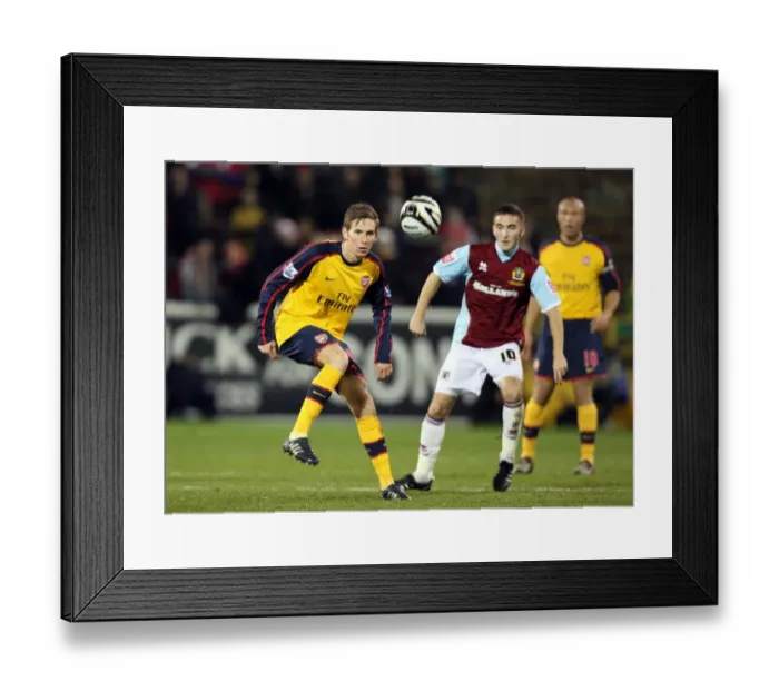 Framed Print : Mark Randall (Arsenal) Martin Paterson (Burnley)