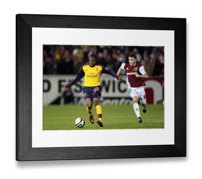 Framed Print : Paul Rodgers (Arsenal) Martin Paterson (Burnley) Framed Print : Paul Rodgers (Arsenal) Martin Paterson (Burnley)