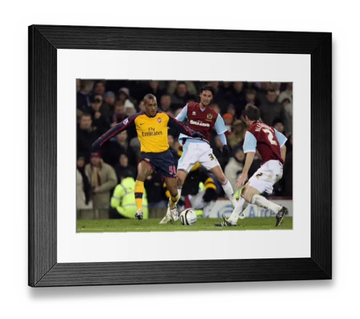 Framed Print : Jay Simpson (Arsenal) Chris Eagles and Graham Alexander (Burnley)