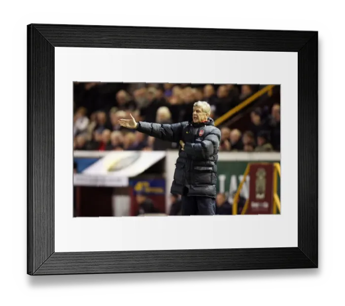 Framed Print : Arsene Wenger: Disappointment at Burnley in the Carling Cup Quarter-Final (2:0) Framed Print : Arsene Wenger: Disappointment at Burnley in the Carling Cup Quarter-Final (2:0)