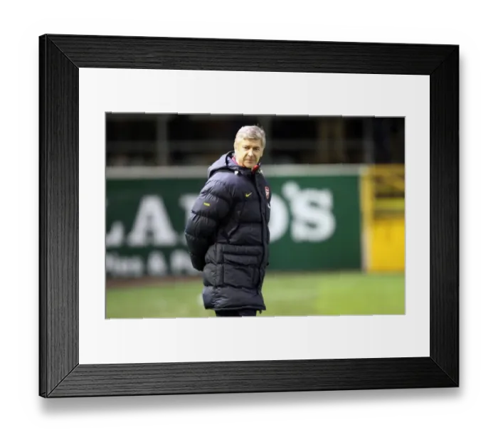 Framed Print : Arsene Wenger: Disappointment at Burnley in the Carling Cup Quarterfinals (2:0) Framed Print : Arsene Wenger: Disappointment at Burnley in the Carling Cup Quarterfinals (2:0)