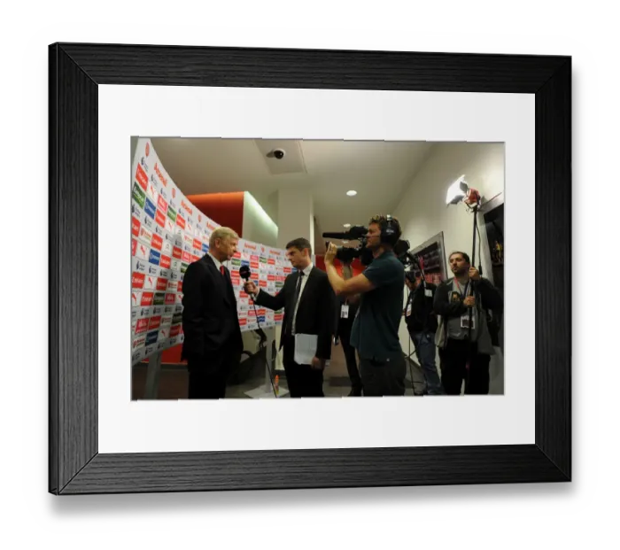 Framed Print : Arsene Wenger: Pre-Match Interview before Arsenal vs Sunderland (2016-17)