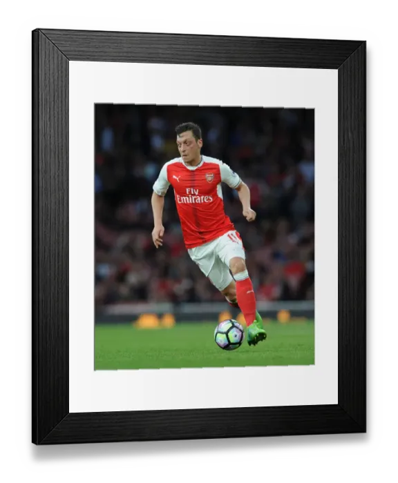 Framed Print : Mesut Ozil in Action: Arsenal vs Sunderland, Premier League 2016-17 Framed Print : Mesut Ozil in Action: Arsenal vs Sunderland, Premier League 2016-17