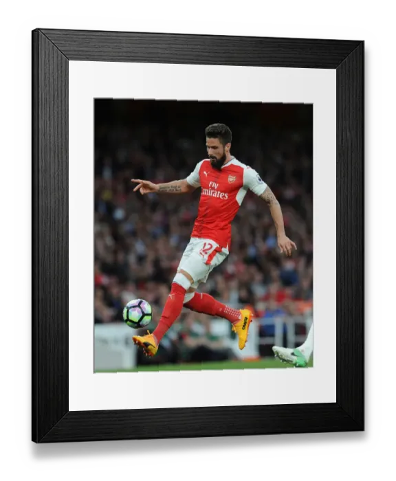 Framed Print : Olivier Giroud in Action: Arsenal vs Sunderland, Premier League 2016-17