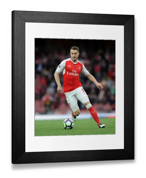 Framed Print : Aaron Ramsey in Action: Arsenal vs Sunderland, Premier League 2016-17 Framed Print : Aaron Ramsey in Action: Arsenal vs Sunderland, Premier League 2016-17