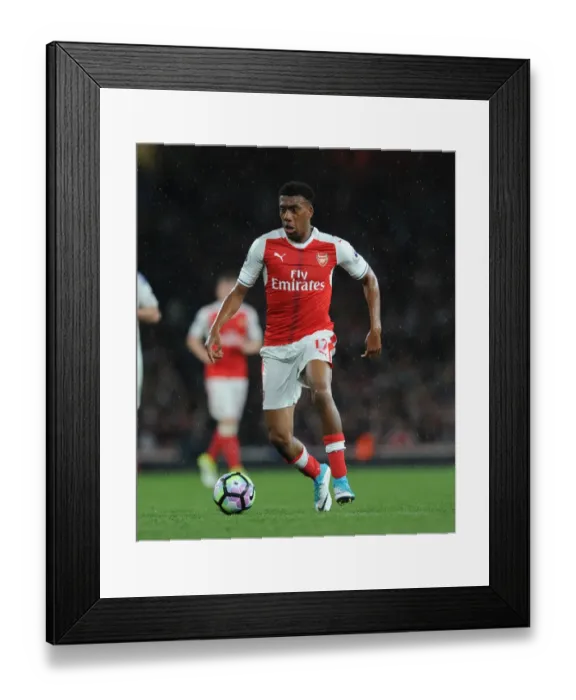 Framed Print : Arsenal's Alex Iwobi in Action Against Sunderland, Premier League 2016-17 Framed Print : Arsenal's Alex Iwobi in Action Against Sunderland, Premier League 2016-17