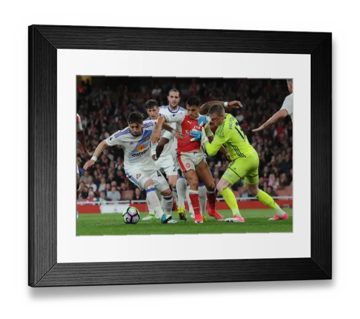 Framed Print : Clash at Emirates: Sanchez Faces Off Against Gooch and Pickford in Arsenal vs. Sunderland
