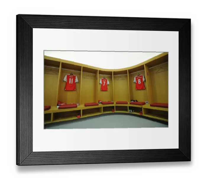 Framed Print : Arsenal: Unity in the Changing Room Before the Battle (Arsenal vs. Everton, 2016-17) Framed Print : Arsenal: Unity in the Changing Room Before the Battle (Arsenal vs. Everton, 2016-17)