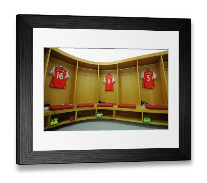 Framed Print : Behind the Scenes: Arsenal Changing Room Before Arsenal v Everton (2016-17)