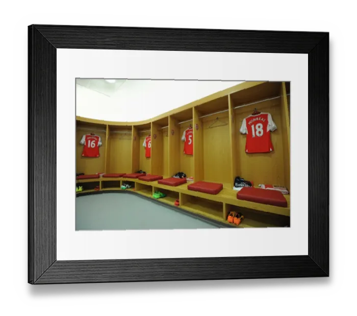 Framed Print : Arsenal: Unity in the Changing Room Before the Battle (Arsenal vs. Everton, 2016-17) Framed Print : Arsenal: Unity in the Changing Room Before the Battle (Arsenal vs. Everton, 2016-17)
