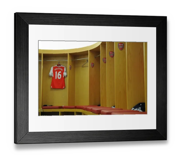 Framed Print : Arsenal Pre-Match Huddle: Unity in the Changing Room (Arsenal vs. Everton, 2016-17)
