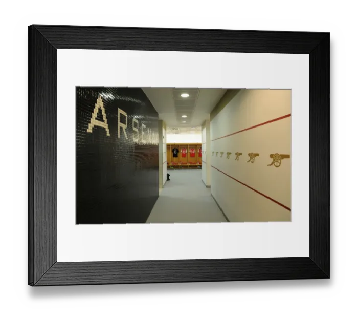 Framed Print : Arsenal: Unity in the Changing Room Before the Battle (Arsenal vs. Everton, 2016-17) Framed Print : Arsenal: Unity in the Changing Room Before the Battle (Arsenal vs. Everton, 2016-17)