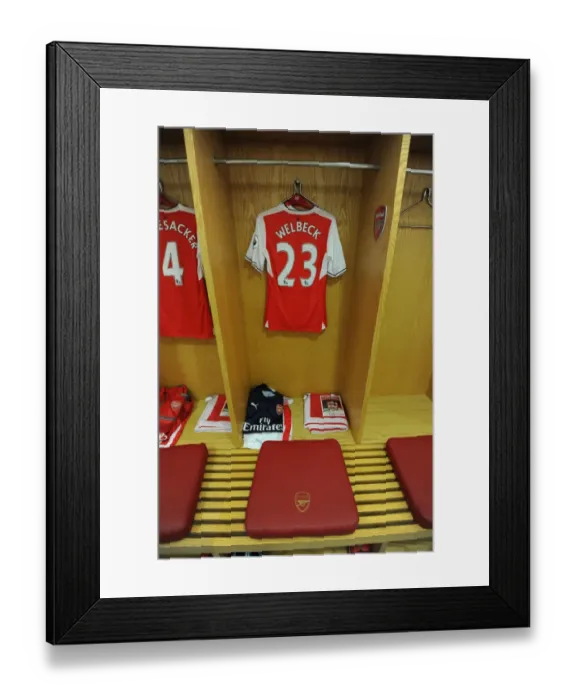 Framed Print : Danny Welbeck's Arsenal Shirt in the Changing Room before Arsenal vs. Everton (2016-17) Framed Print : Danny Welbeck's Arsenal Shirt in the Changing Room before Arsenal vs. Everton (2016-17)